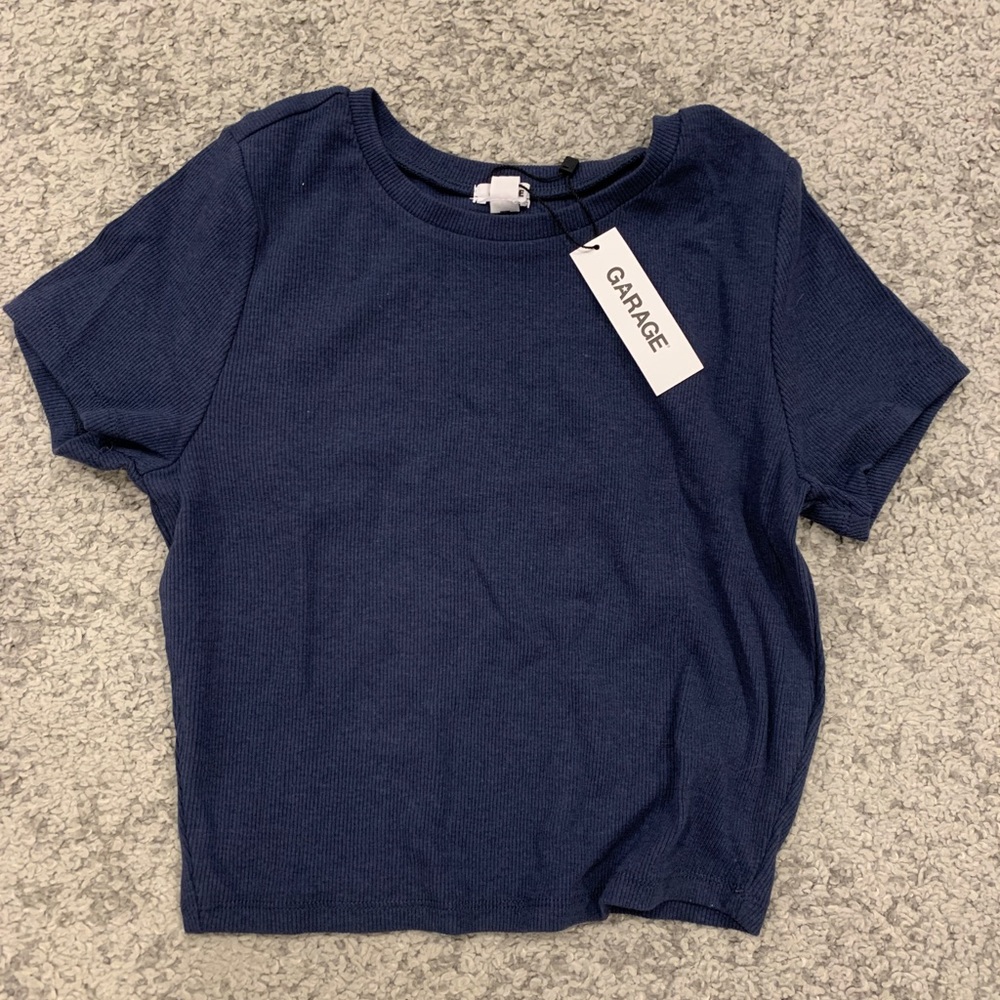 Navy blue cropped short sleeve tee